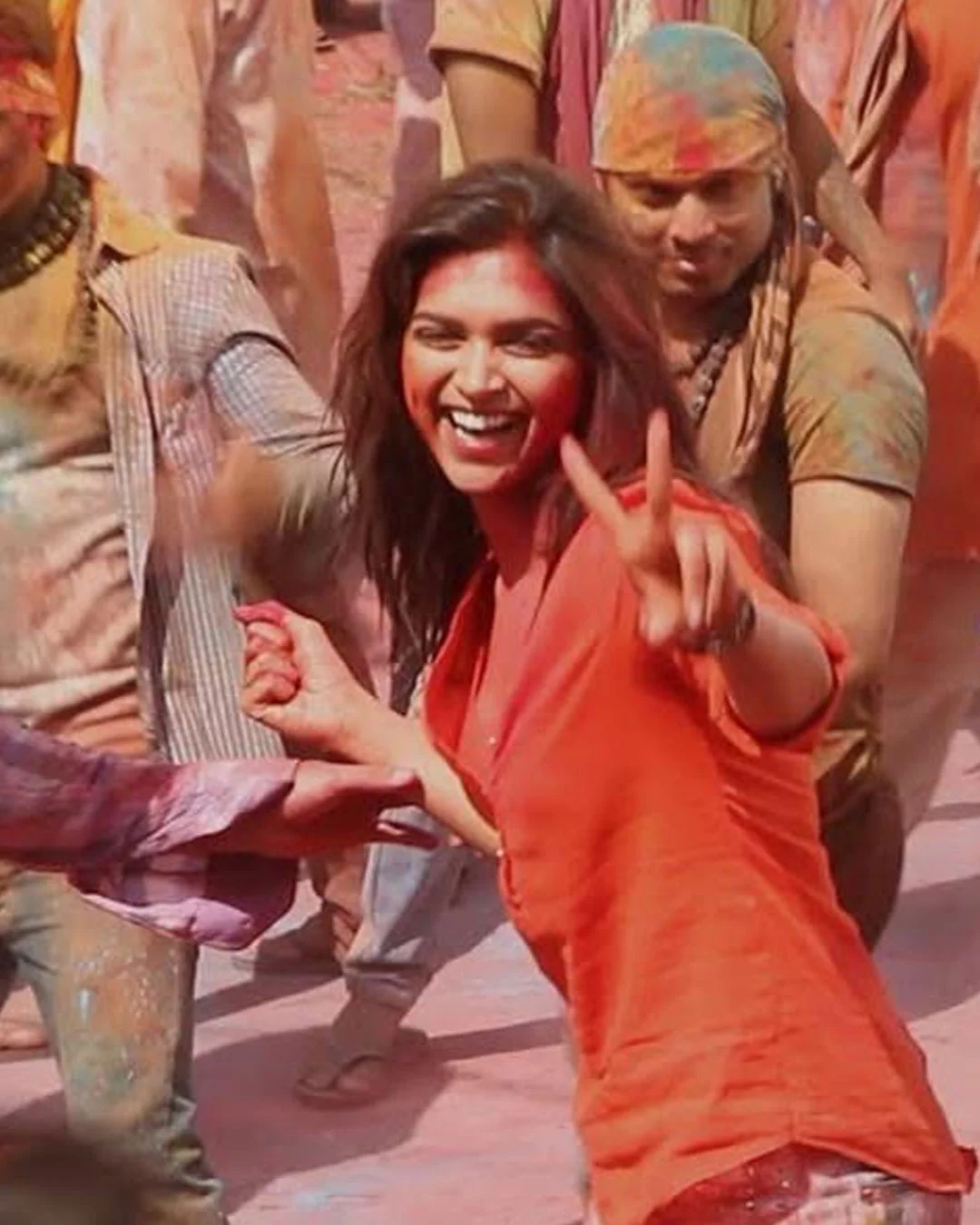 Deepika Padukone’s Soft Pink Holi Glow