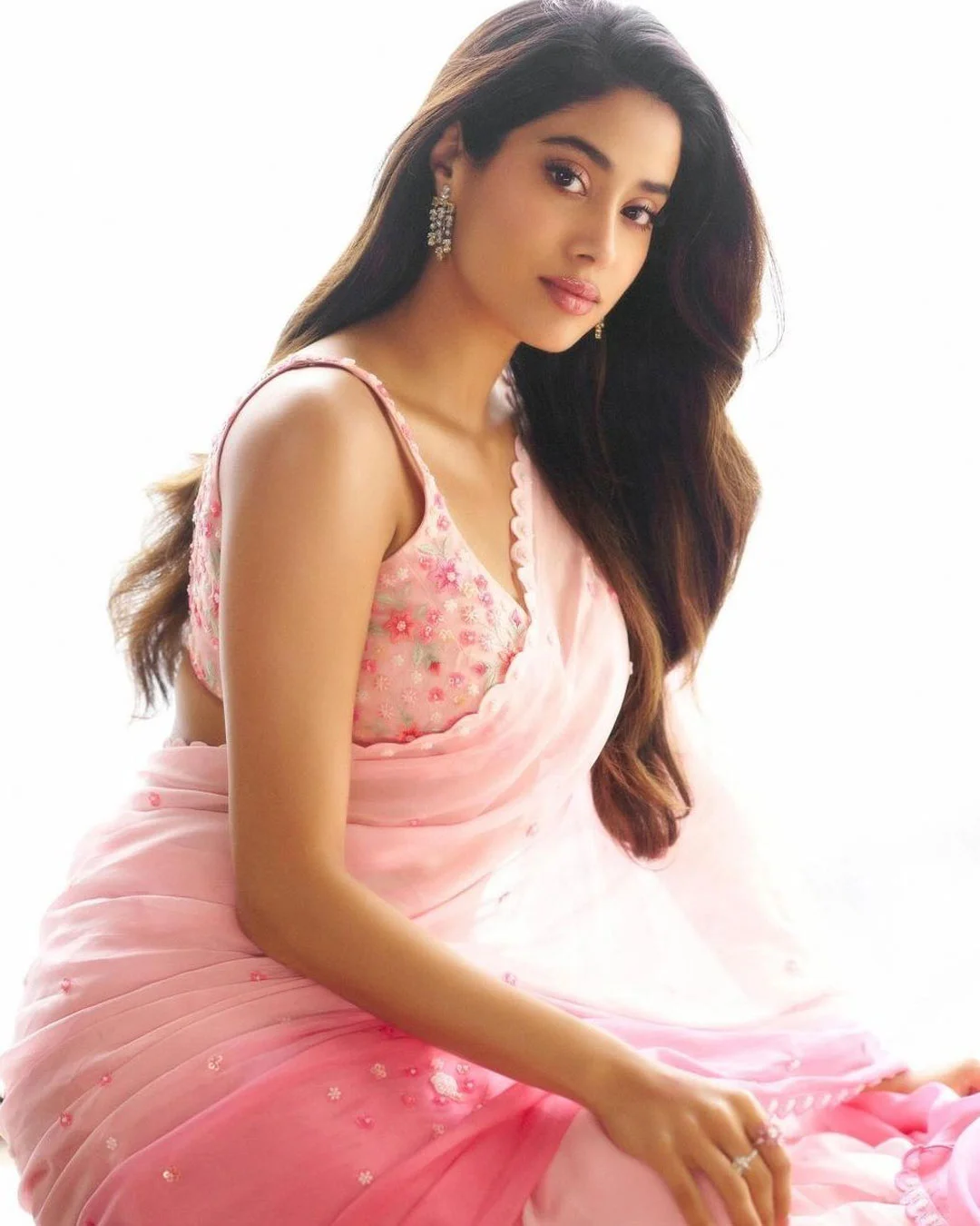 Janhvi Kapoor – Honey Blonde Ombre - Nikhil sharma Hairdressing, Lodhi Colony, Khan Market, South Ex, Defence Colony, Lutyens Delhi, Amrita Shergill Marg, Jor Bagh, and Lajpat Nagar