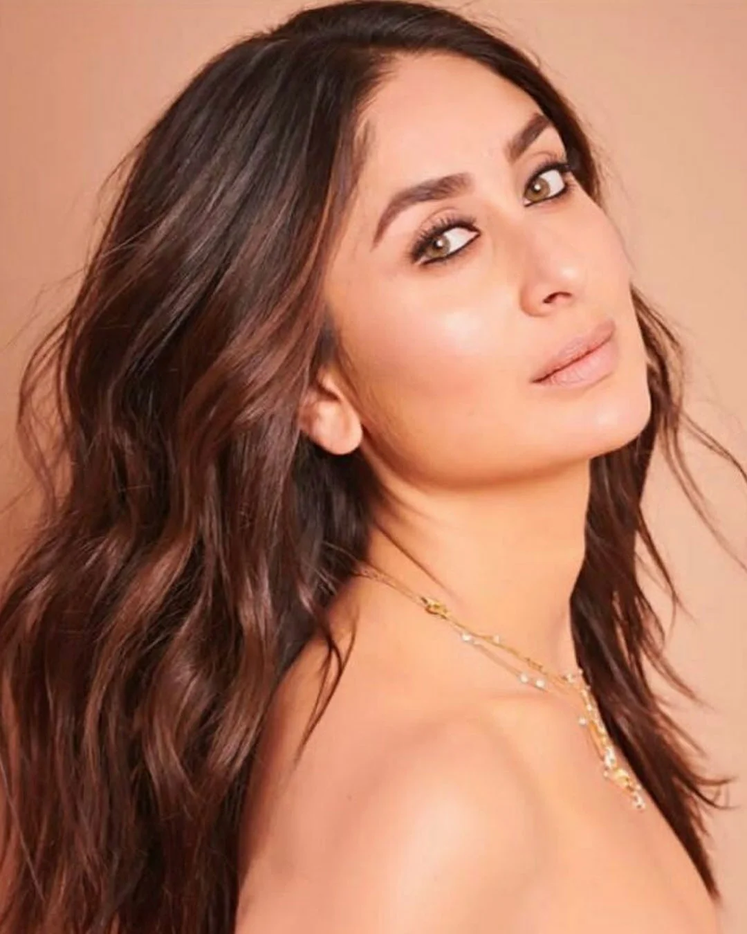 Kareena Kapoor Khan – Chocolate Gold Ombre - Nikhil sharma Hairdressing, Lodhi Colony, Khan Market, South Ex, Defence Colony, Lutyens Delhi, Amrita Shergill Marg, Jor Bagh, and Lajpat Nagar